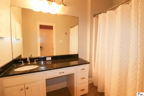Bath - 261 Valley View Dr, Ruston, LA 71270 photo 4 of 5