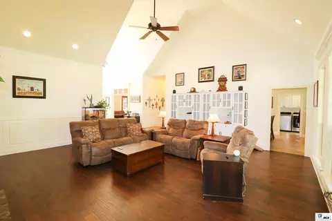 Living - 261 Valley View Dr, Ruston, LA 71270 photo 4 of 4