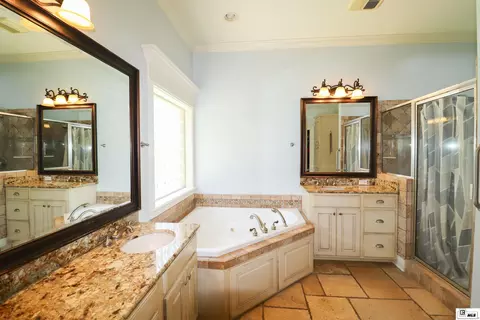 Bath - 261 Valley View Dr, Ruston, LA 71270 photo 2 of 5