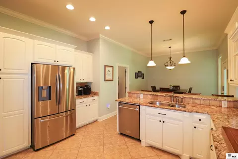 Kitchen - 261 Valley View Dr, Ruston, LA 71270 photo 3 of 4