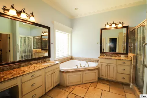 Bath - 261 Valley View Dr, Ruston, LA 71270 photo 1 of 5