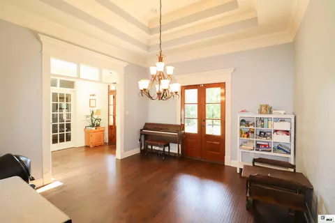 Entry Way - 261 Valley View Dr, Ruston, LA 71270 photo 4 of 8