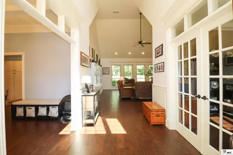 Entry Way - 261 Valley View Dr, Ruston, LA 71270 photo 2 of 8