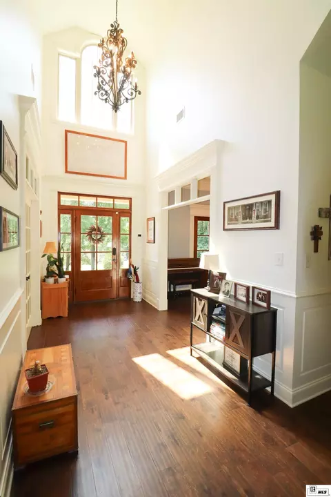 Entry Way - 261 Valley View Dr, Ruston, LA 71270 photo 3 of 8