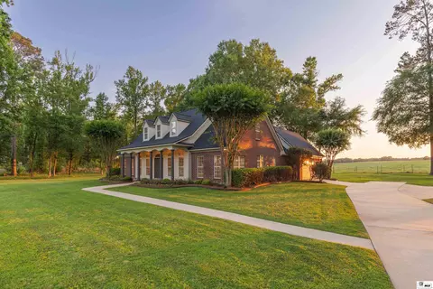 Exterior - 205 Valley View Dr, Ruston, LA 71270 photo 4 of 7
