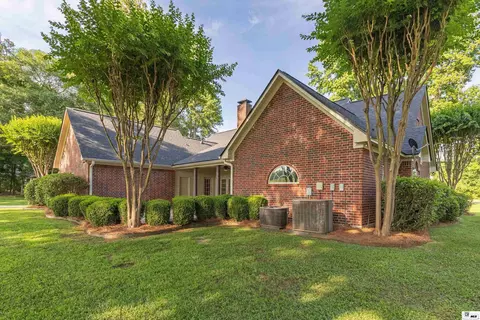 Exterior - 205 Valley View Dr, Ruston, LA 71270 photo 5 of 7