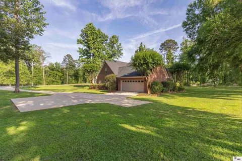Exterior - 205 Valley View Dr, Ruston, LA 71270 photo 3 of 7