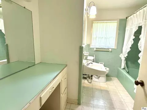 Bath - 213 Lilinda Dr, Ruston, LA 71270 photo 1 of 2