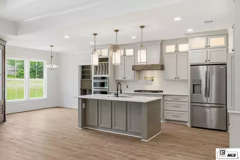 Kitchen - 125 Teal Loop, West Monroe, LA 71291 photo 2 of 6