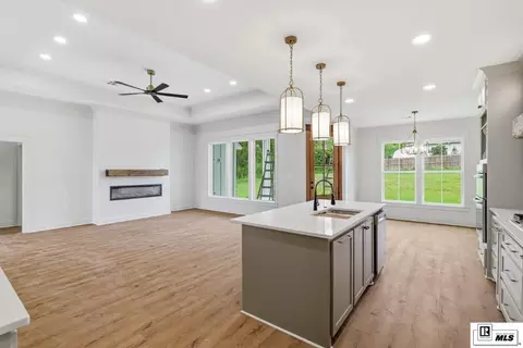 Living - 125 Teal Loop, West Monroe, LA 71291 photo 1 of 3