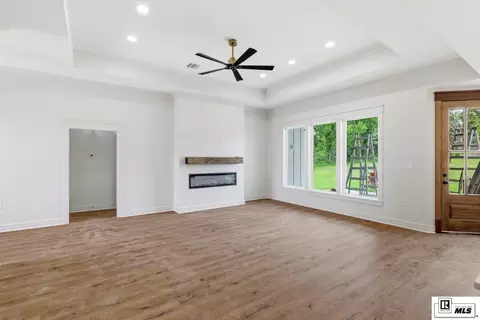 Living - 125 Teal Loop, West Monroe, LA 71291 photo 2 of 3