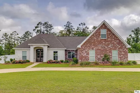 403 Pelican Grove Dr, Calhoun, LA 71225