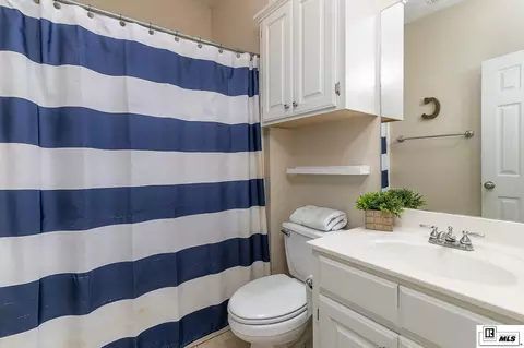 Bath - 111 Stones Throw Rd, Ruston, LA 71270 photo 2 of 2