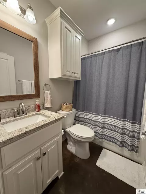 Bath - 3204 Leyland Dr, Ruston, LA 71270 photo 2 of 2