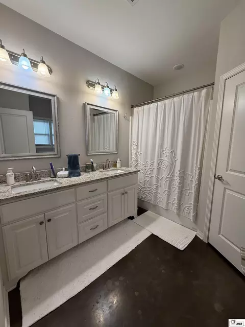 Bath - 3204 Leyland Dr, Ruston, LA 71270 photo 1 of 2