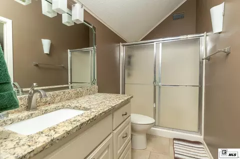 Bath - 1605 Quail Ln, Ruston, LA 71270 photo 5 of 5