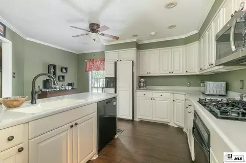 Kitchen - 1605 Quail Ln, Ruston, LA 71270 photo 3 of 5