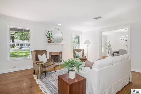 Living - 2014 Pargoud Blvd, Monroe, LA 71201 photo 1 of 6