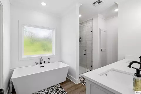 Bath - 129 Mount Harmony Church Rd, Ruston, LA 71270 photo 1 of 5