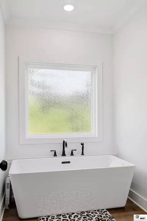 Bath - 129 Mount Harmony Church Rd, Ruston, LA 71270 photo 2 of 5