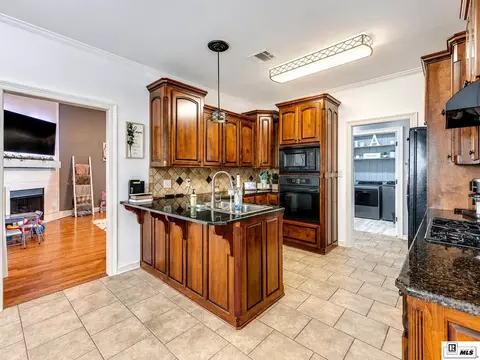 Kitchen - 121 Medalist St, Monroe, LA 71203 photo 4 of 5