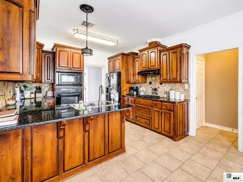 Kitchen - 121 Medalist St, Monroe, LA 71203 photo 5 of 5