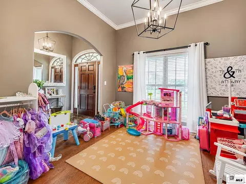 Entry Way - 121 Medalist St, Monroe, LA 71203 photo 1 of 2