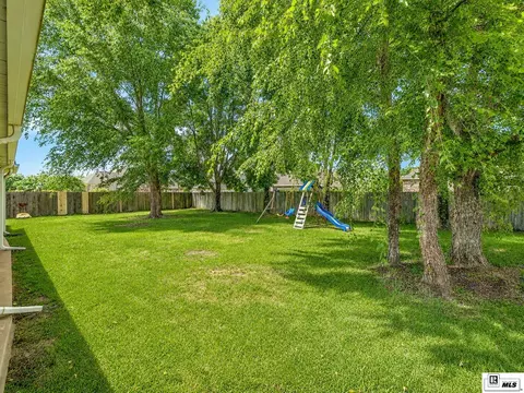 Exterior - 121 Medalist St, Monroe, LA 71203 photo 7 of 7