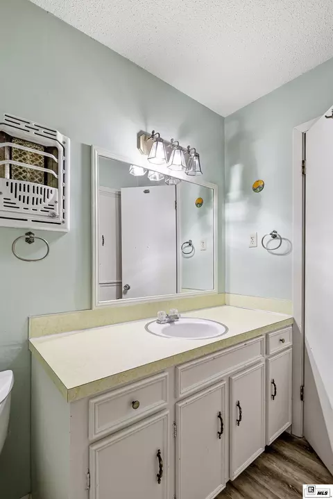 Bath - 1800 Bittersweet Ave, Ruston, LA 71270 photo 3 of 5