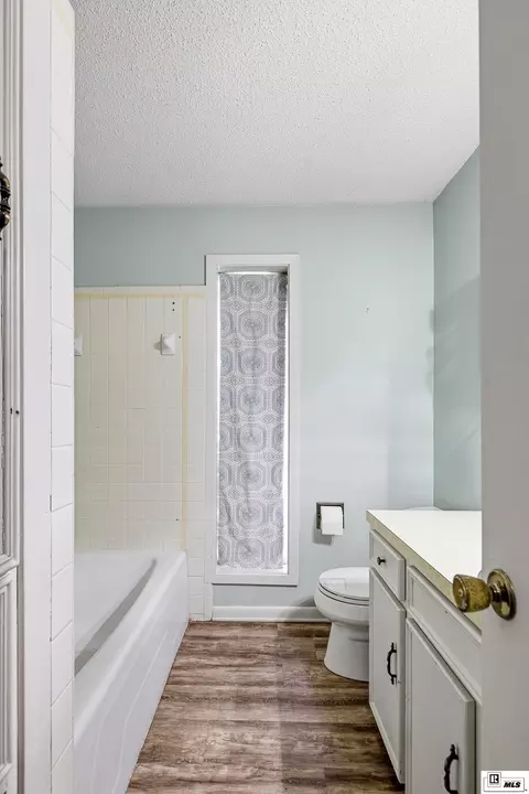 Bath - 1800 Bittersweet Ave, Ruston, LA 71270 photo 4 of 5