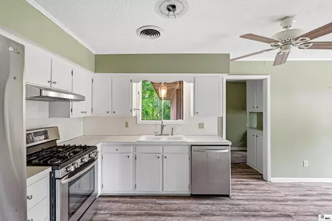 Kitchen - 1800 Bittersweet Ave, Ruston, LA 71270 photo 1 of 2