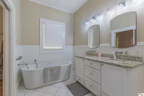 Bath - 3163 Highway 33, Ruston, LA 71270 photo 2 of 5