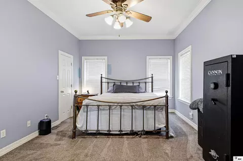 Bedroom - 424 E Frenchmans Bend Rd, Monroe, LA 71203 photo 2 of 4