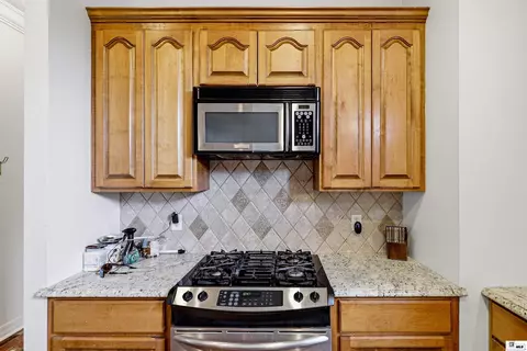Kitchen - 424 E Frenchmans Bend Rd, Monroe, LA 71203 photo 4 of 4