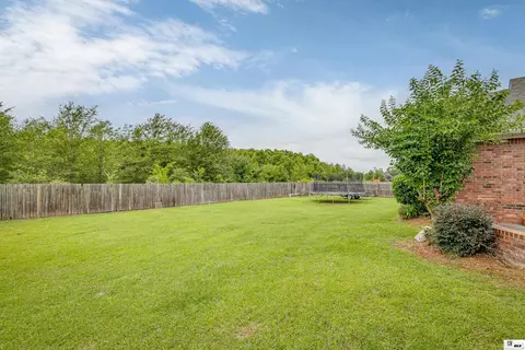 Exterior - 424 E Frenchmans Bend Rd, Monroe, LA 71203 photo 4 of 6