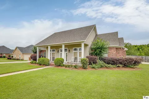 Exterior - 424 E Frenchmans Bend Rd, Monroe, LA 71203 photo 2 of 6