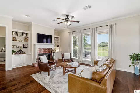 Living - 100 E Bend Pl, Monroe, LA 71201 photo 1 of 2