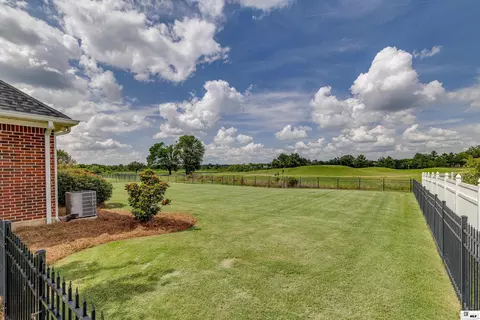 Exterior - 100 E Bend Pl, Monroe, LA 71201 photo 5 of 8