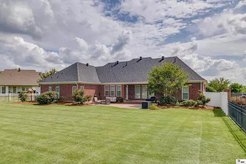 Exterior - 100 E Bend Pl, Monroe, LA 71201 photo 3 of 8