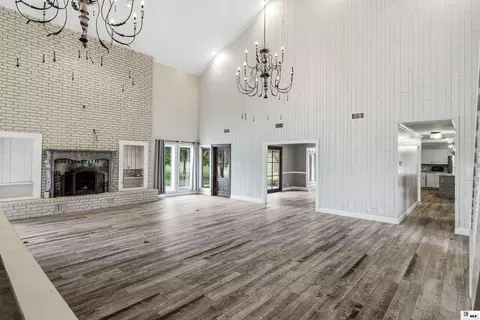 Living - 410 Seals Pl, Monroe, LA 71203 photo 5 of 5