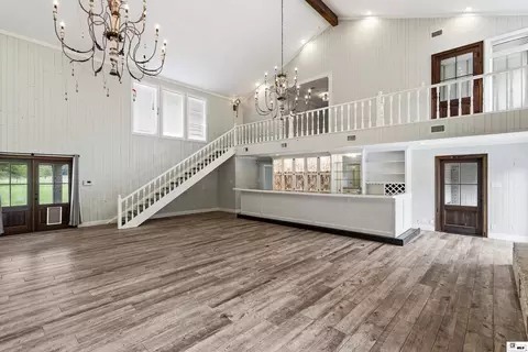 Living - 410 Seals Pl, Monroe, LA 71203 photo 2 of 5