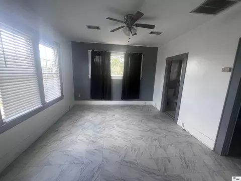 Living - 706 Bres Ave, Monroe, LA 71201 photo 7 of 8