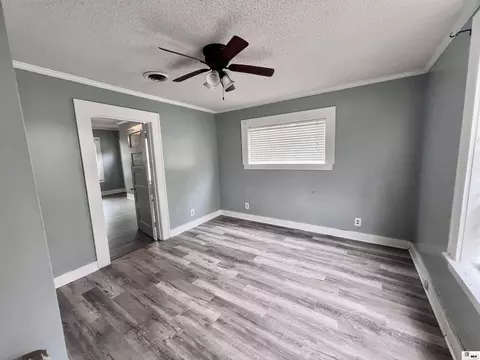 Living - 706 Bres Ave, Monroe, LA 71201 photo 2 of 8