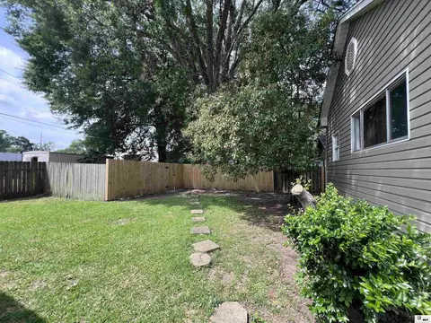 Exterior - 706 Bres Ave, Monroe, LA 71201 photo 3 of 4