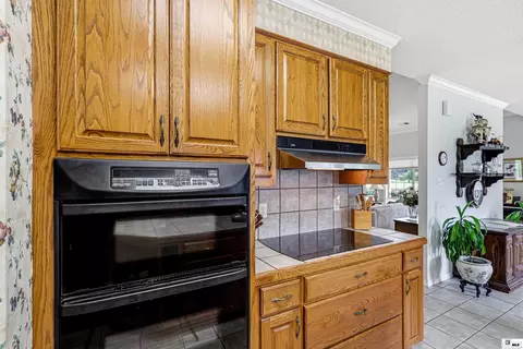 Kitchen - 299 Britton Rd, Calhoun, LA 71225 photo 5 of 6