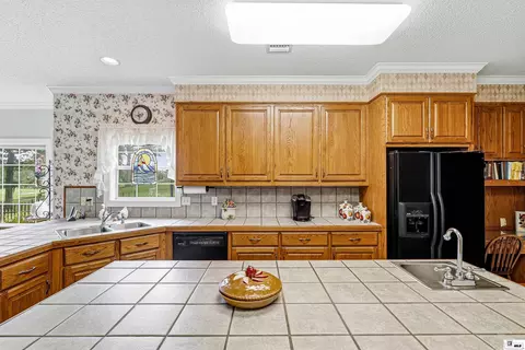 Kitchen - 299 Britton Rd, Calhoun, LA 71225 photo 3 of 6