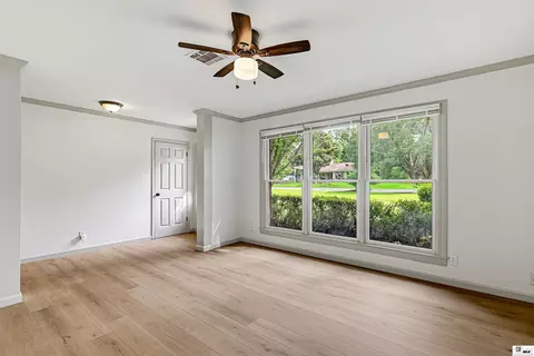Living - 309 Fortune Dr, Monroe, LA 71203 photo 3 of 8