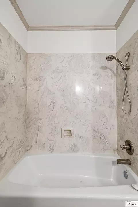 Bath - 309 Fortune Dr, Monroe, LA 71203 photo 3 of 6