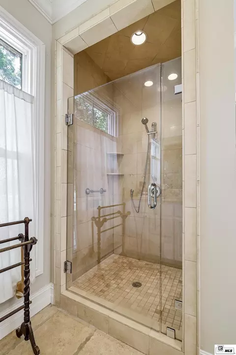 Bath - 2907 Deborah Dr, Monroe, LA 71201 photo 4 of 6