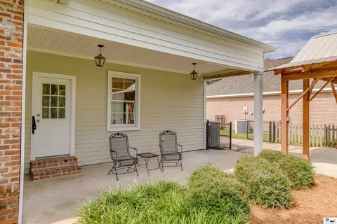 Exterior - 2907 Deborah Dr, Monroe, LA 71201 photo 6 of 10